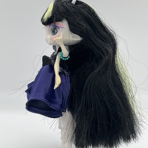 RARE NOVI STARS MALIE TASKER ALIEN DOLL with Galactic Gown MGA - Picture 6 of 11